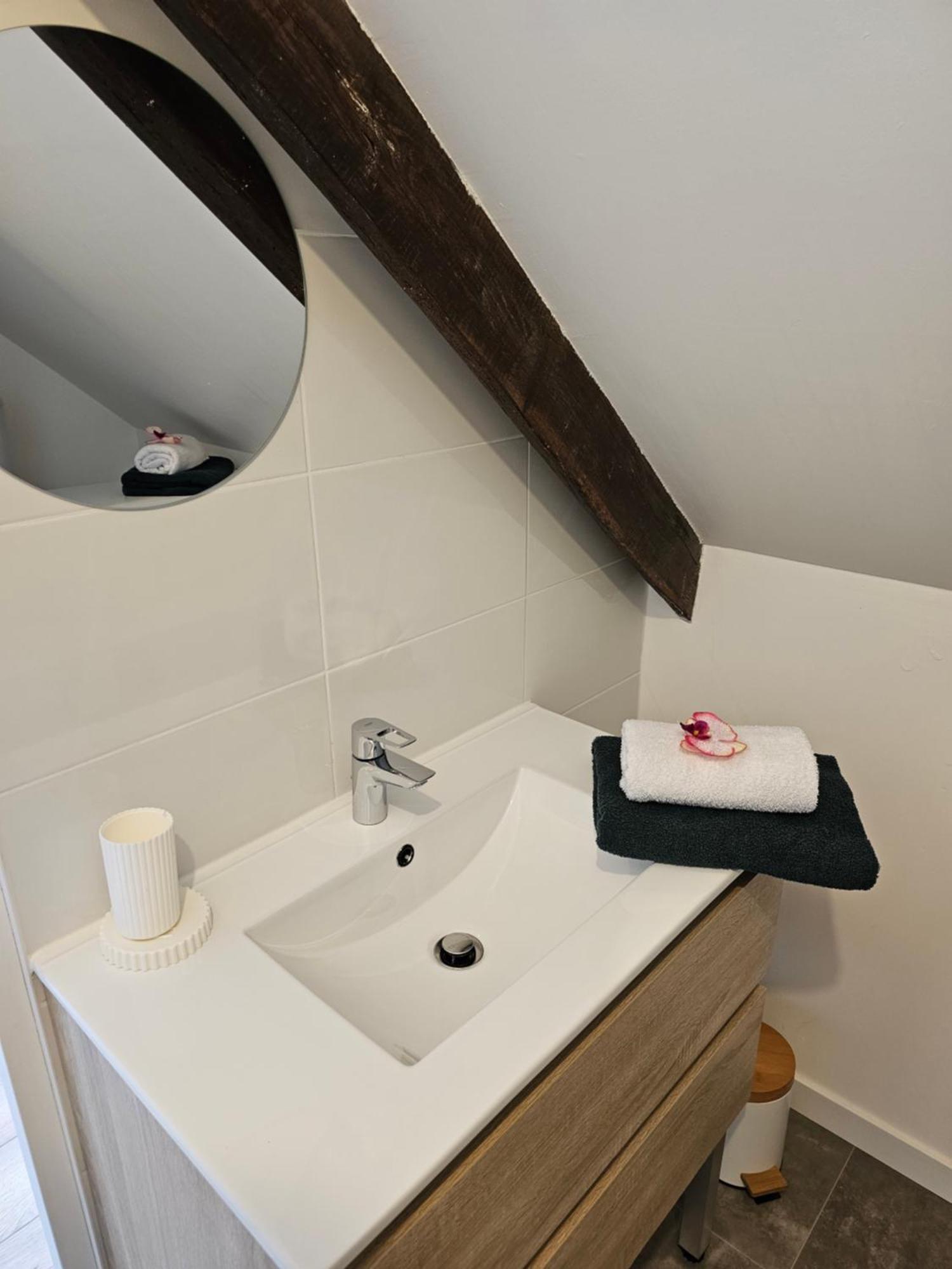 Logement de caractère en haute ville de Quimperlé Habitación foto